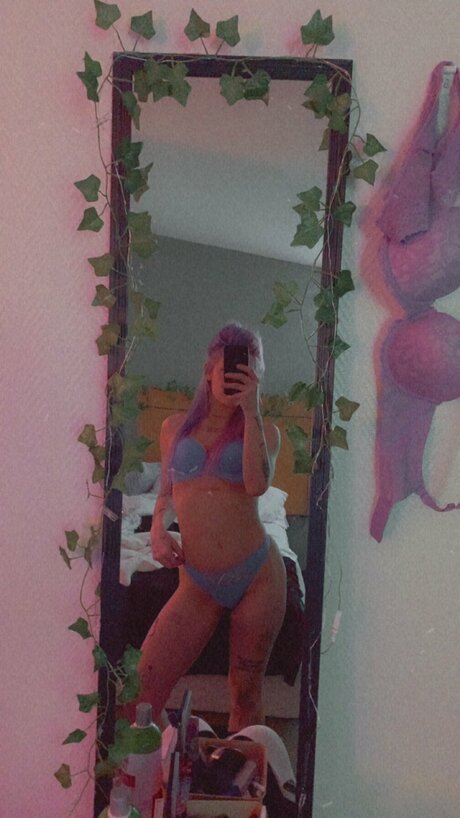 Naakte gelekte OnlyFans-foto van Morgylovesyou