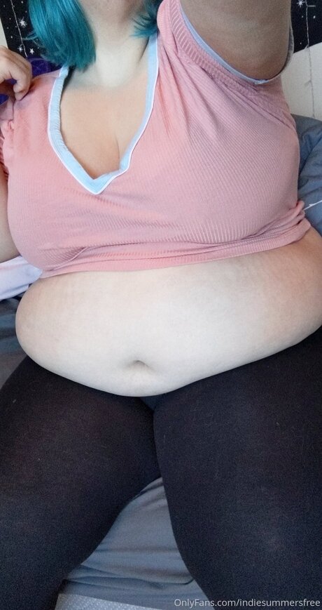 Naakte gelekte OnlyFans-foto van Indiesummersfree