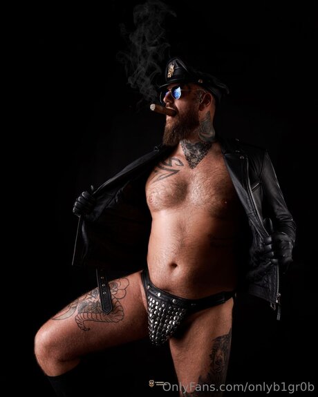 Naakte gelekte OnlyFans-foto van Onlyb1gr0b