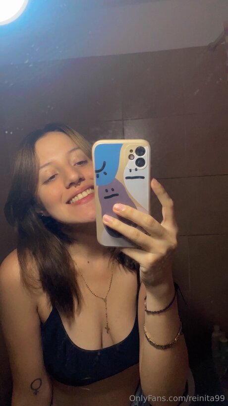 Naakte gelekte OnlyFans-foto van Reinita99