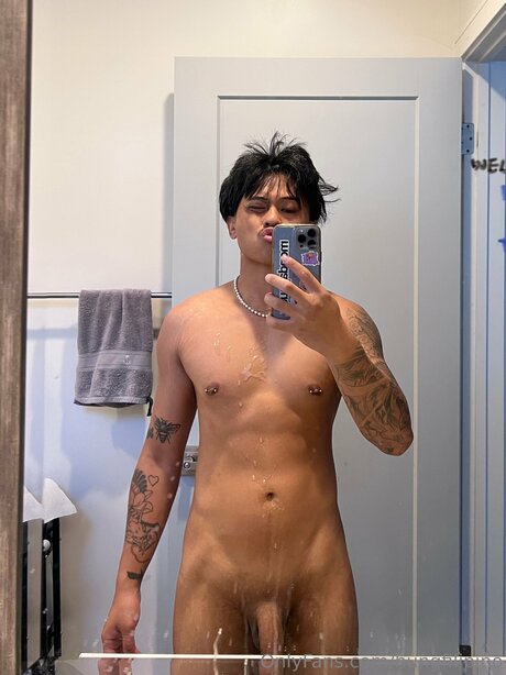 Naakte gelekte OnlyFans-foto van Hungfilipino