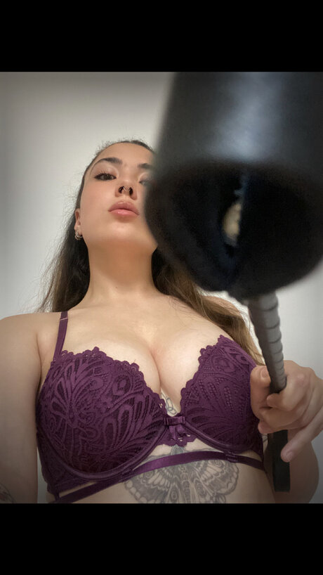Naakte gelekte OnlyFans-foto van Kinkydaniela