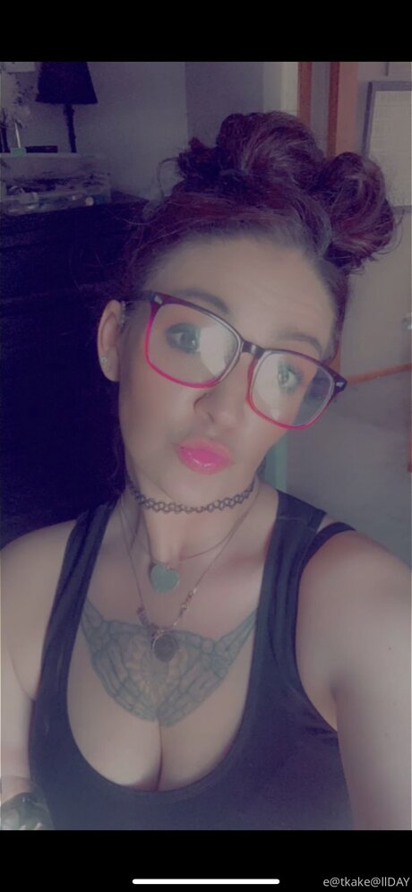 Naakte gelekte OnlyFans-foto van Eatkake