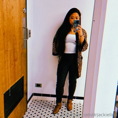 Naakte gelekte OnlyFans-foto van Drlinn