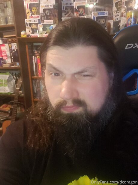 Naakte gelekte OnlyFans-foto van Dcdragon