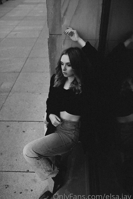 Elsa Jay