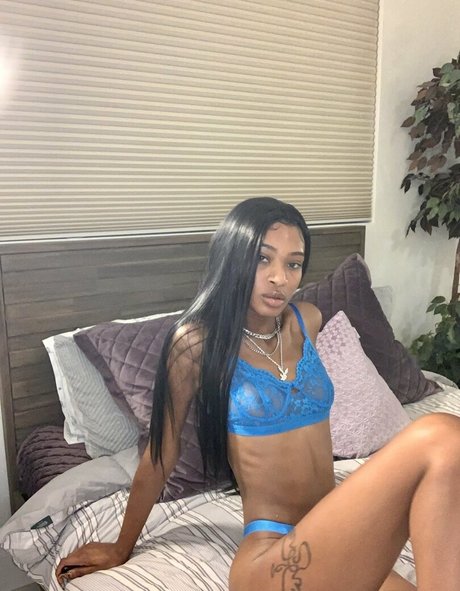 Naakte gelekte OnlyFans-foto van Islabizaxxx