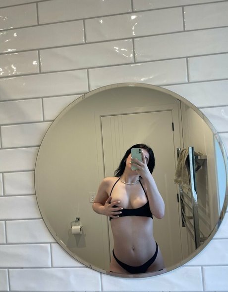 Naakte gelekte OnlyFans-foto van Ashleymurphy