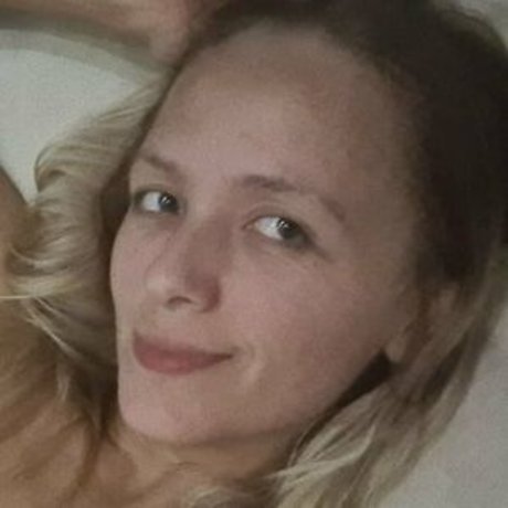 Naakte gelekte OnlyFans-foto van Kayleigh95