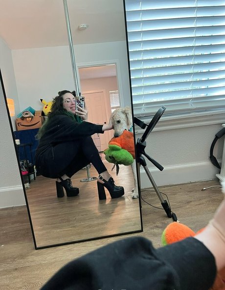 Naakte gelekte OnlyFans-foto van Rueeruee