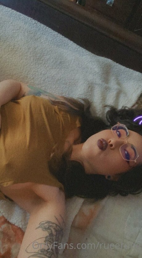 Naakte gelekte OnlyFans-foto van Rueeruee