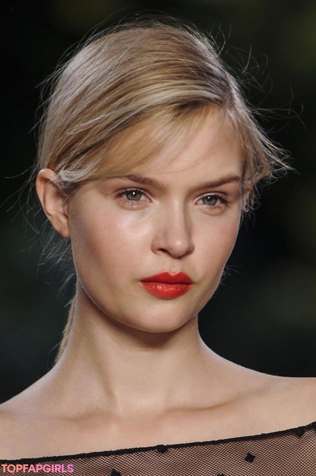 Naakte gelekte OnlyFans-foto van Josephine Skriver #1471