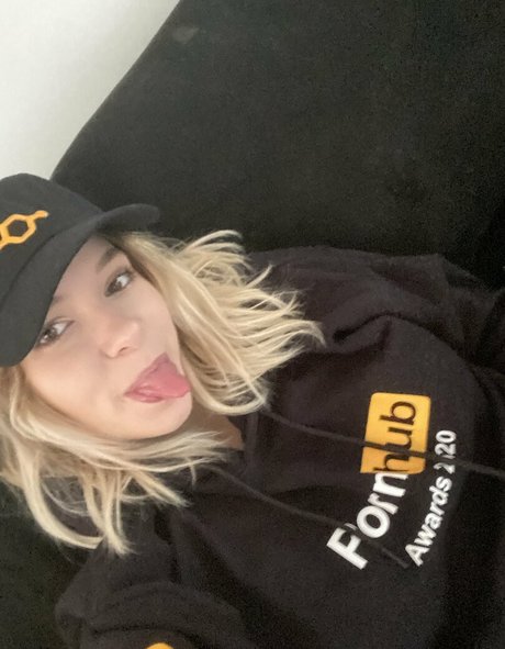 Samanthaflairofficial