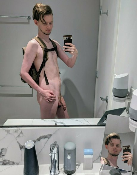 Naakte gelekte OnlyFans-foto van Coltr92