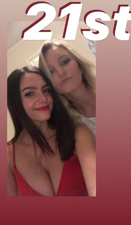 Naakte gelekte OnlyFans-foto van Theresa