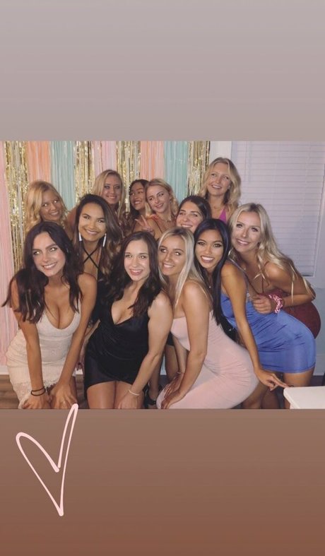 Naakte gelekte OnlyFans-foto van Theresa