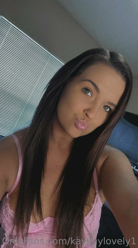 Naakte gelekte OnlyFans-foto van Kaykaylovely1