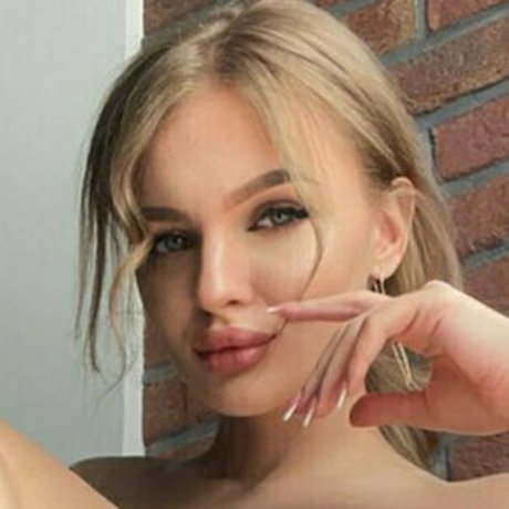 Naakte gelekte OnlyFans-foto van Vanessasunshine1