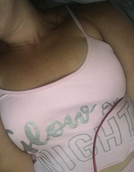 Naakte gelekte OnlyFans-foto van Nicolettexx