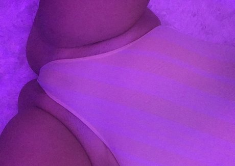 Naakte gelekte OnlyFans-foto van Nicolettexx
