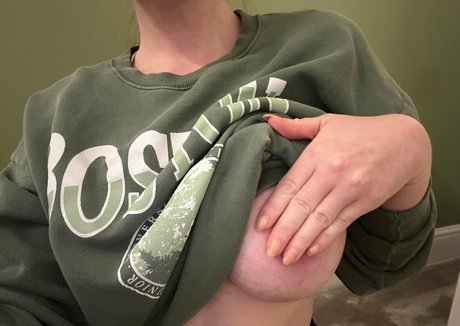 Naakte gelekte OnlyFans-foto van Indiarose27