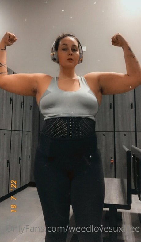 Naakte gelekte OnlyFans-foto van Weedlovesuxfree