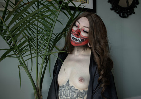 Naakte gelekte OnlyFans-foto van Helloyelow