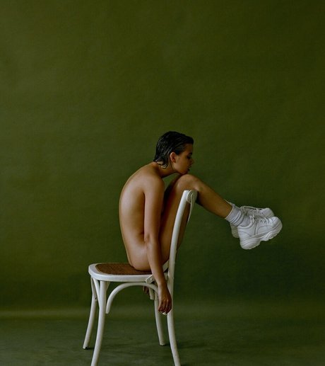 Naakte gelekte OnlyFans-foto van Victoria
