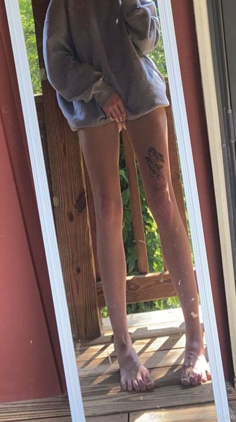 Naakte gelekte OnlyFans-foto van Alliecatxoxo