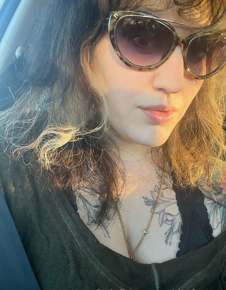 Naakte gelekte OnlyFans-foto van Titsfortatt