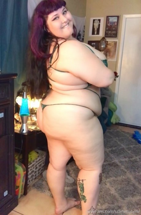 Naakte gelekte OnlyFans-foto van Scarletlabelle