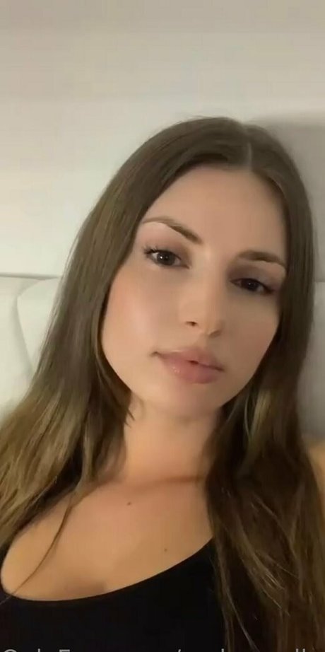 Naakte gelekte OnlyFans-foto van Luuiiza