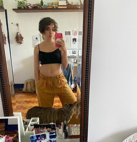 Naakte gelekte OnlyFans-foto van Valentina Bandeira