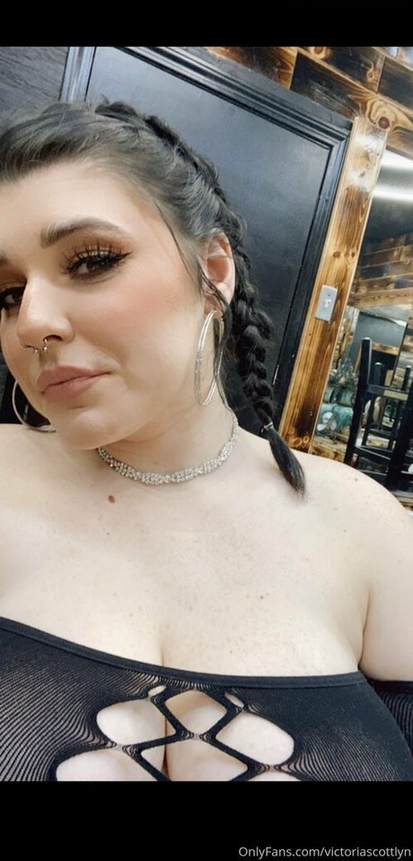 Naakte gelekte OnlyFans-foto van Victoriascottlyn