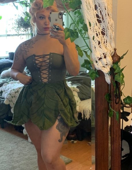 Naakte gelekte OnlyFans-foto van Dxstbunny