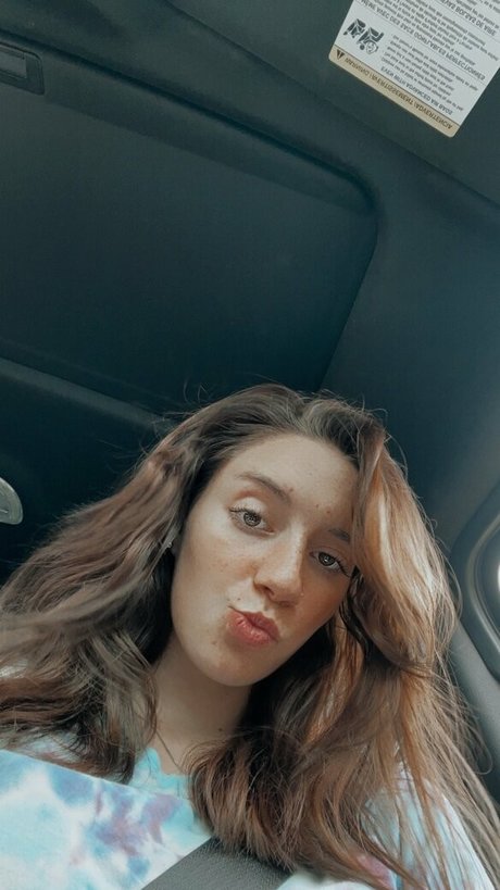 Naakte gelekte OnlyFans-foto van Dadiesbabygirl