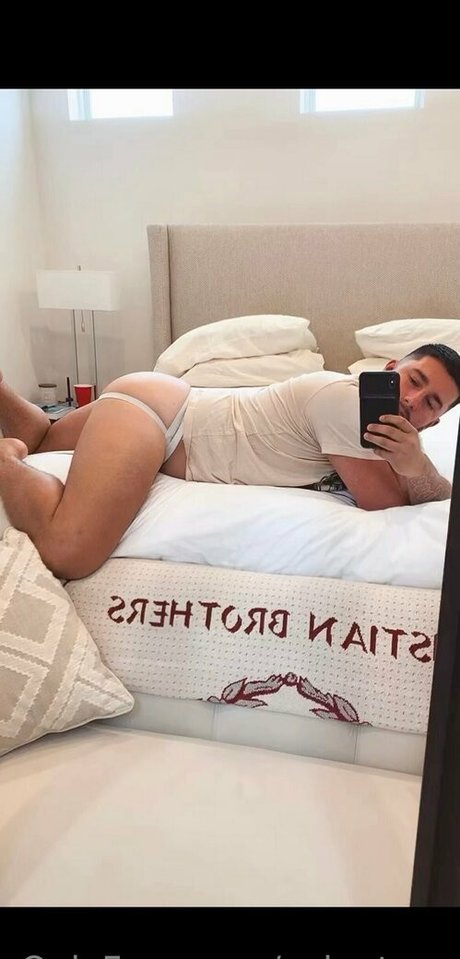 Naakte gelekte OnlyFans-foto van Calantxxx