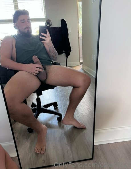 Naakte gelekte OnlyFans-foto van Calantxxx