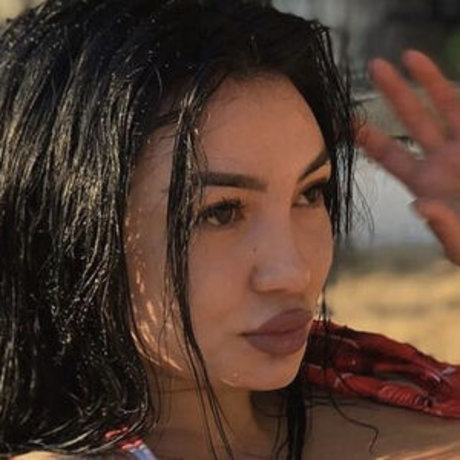 Naakte gelekte OnlyFans-foto van Dakarimova Zhansaya