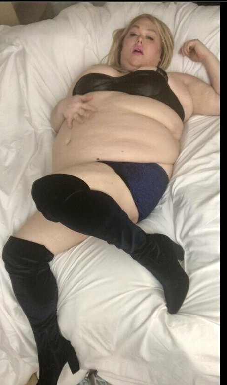 Naakte gelekte OnlyFans-foto van Jessbbwfree