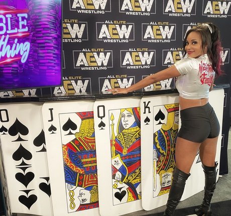 Naakte gelekte OnlyFans-foto van Brandi Rhodes