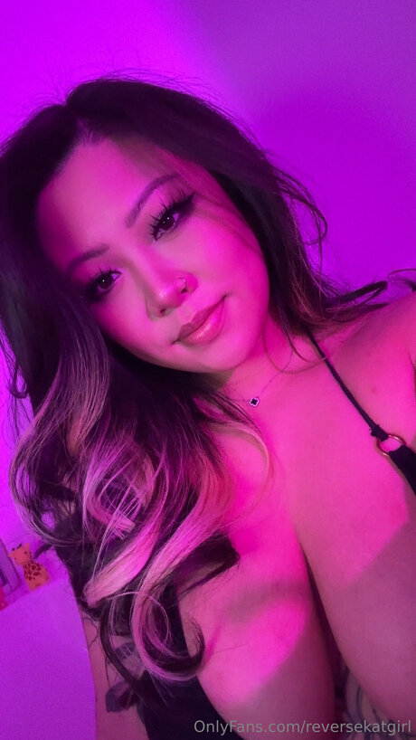 Naakte gelekte OnlyFans-foto van Reversekatgirl