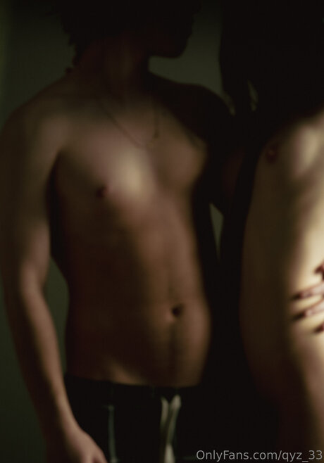Naakte gelekte OnlyFans-foto van Qyz 33