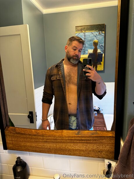 Naakte gelekte OnlyFans-foto van Yourdailybrent