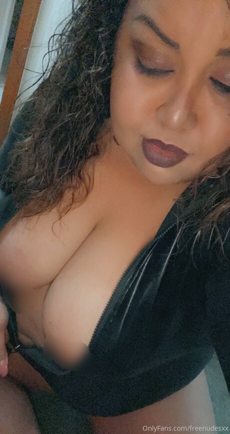 Naakte gelekte OnlyFans-foto van Askskank
