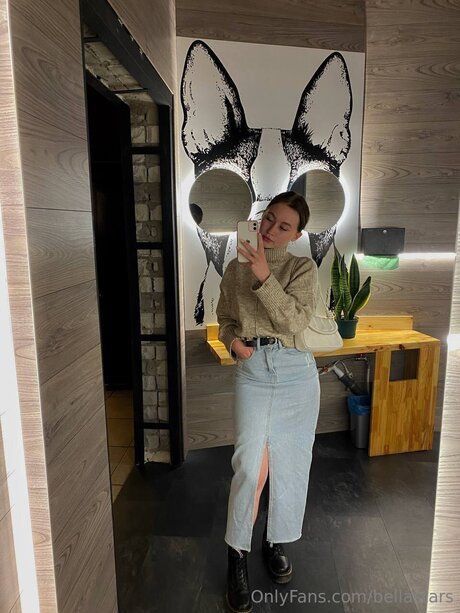 Naakte gelekte OnlyFans-foto van Bellastars