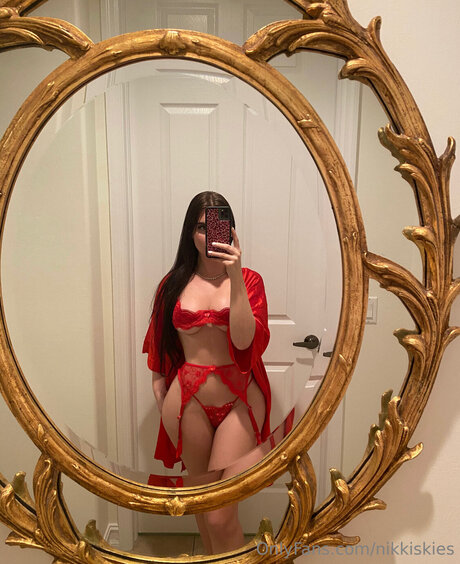 Naakte gelekte OnlyFans-foto van Nikkiskies