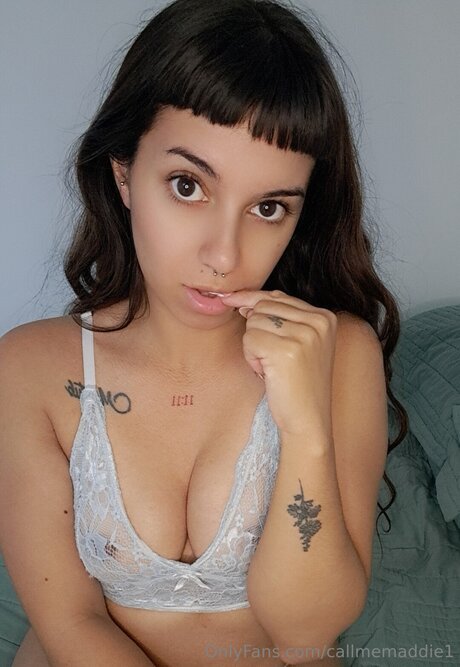 Naakte gelekte OnlyFans-foto van Callmemaddie1