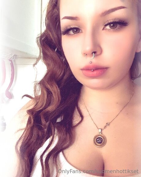 Naakte gelekte OnlyFans-foto van Thehottiesclub