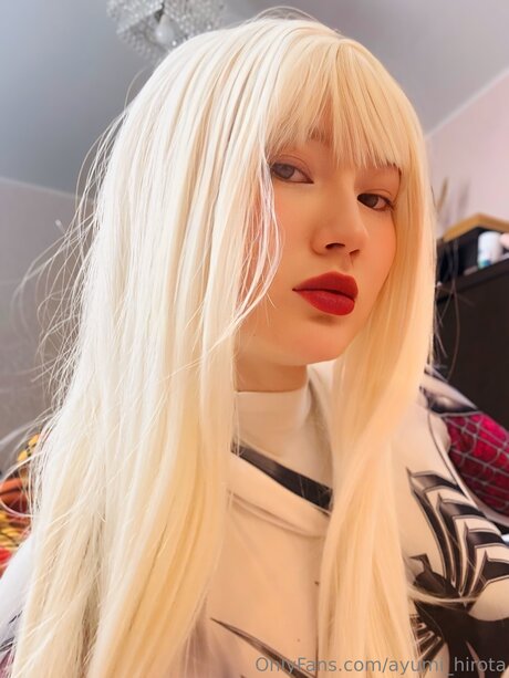 Naakte gelekte OnlyFans-foto van Ayumi Hirota